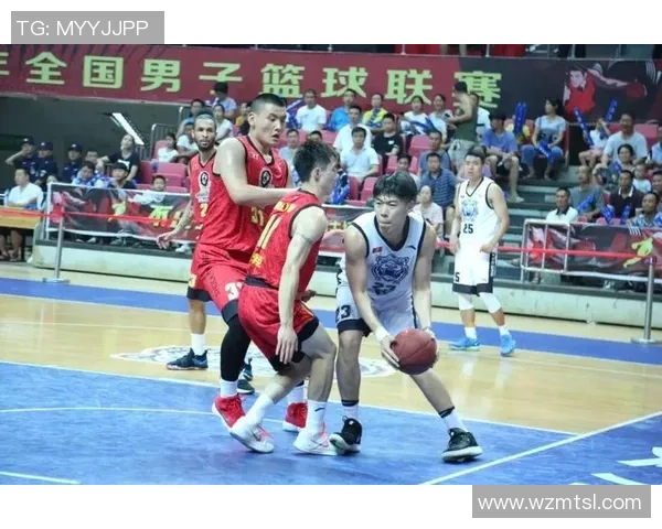 西安篮球队中路突破战术解析与实战应用研究